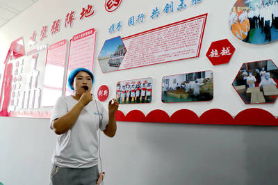 石榴花開 籽籽同心——閩寧禾美扶貧車間的計算機技術(shù)培訓 綻放更多“水花”的夢想